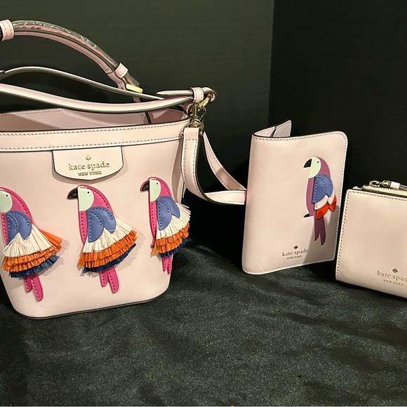 Kate Spade New York Flock Party Parrot Crossbody bundle of 3 matching pieces. - Picture 13 of 15